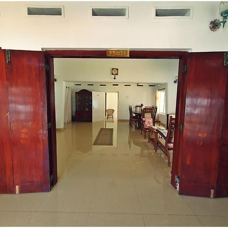 Sri Nimali Guesthouse Хикадува Екстериор снимка