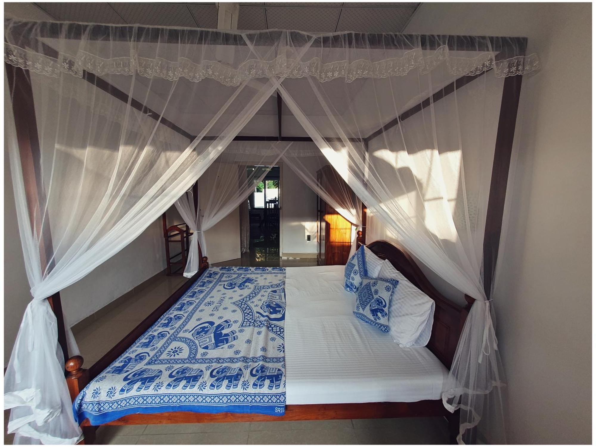 Sri Nimali Guesthouse Хикадува Екстериор снимка